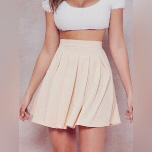Highwaisted Pleated Skirt
